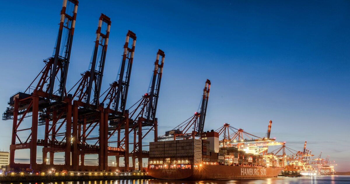 RoRo vs Container: How to Ship Your EV from China