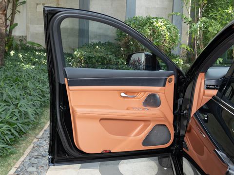 AITO M5 — China range-extender EV for export — photo 11