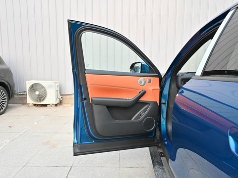 AITO M6 — China range-extender EV for export — photo 11