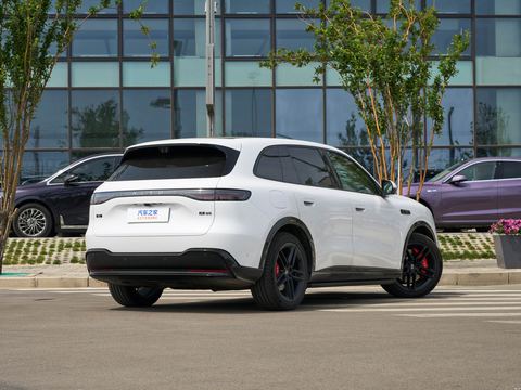 AITO M6 — China range-extender EV for export — photo 7
