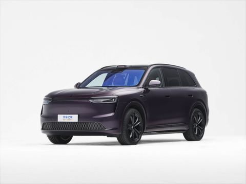 AITO M7 — China range-extender EV for export — photo 1