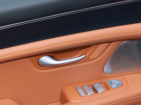 AITO M5 — China range-extender EV for export — photo 13