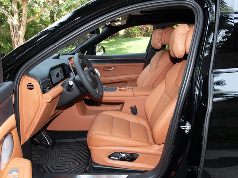 AITO M5 — China range-extender EV for export — photo 9