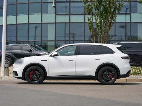 AITO M6 — China range-extender EV for export — photo 4