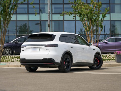 AITO M6 — China range-extender EV for export — photo 7