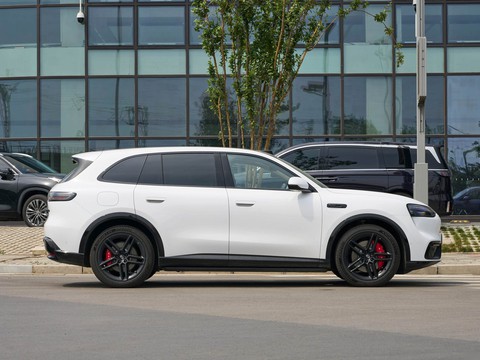 AITO M6 — China range-extender EV for export — photo 8