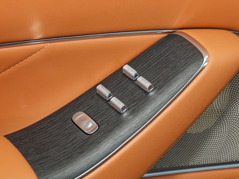 AITO Wen JieM8 — China range-extender EV for export — photo 14
