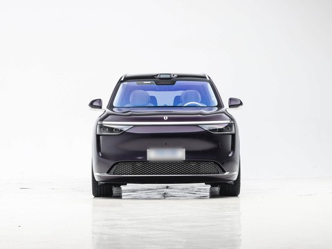 AITO M8 — China range-extender EV for export — photo 2
