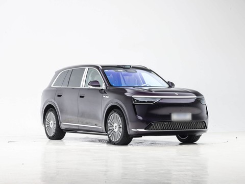 AITO M8 — China range-extender EV for export — photo 3