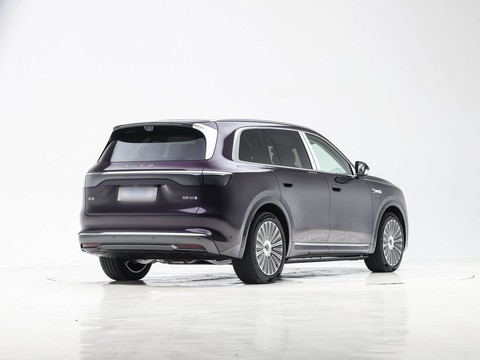 AITO M8 — China range-extender EV for export — photo 7