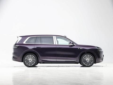 AITO M8 — China range-extender EV for export — photo 8