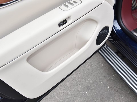 AITO M9 — China range-extender EV for export — photo 15