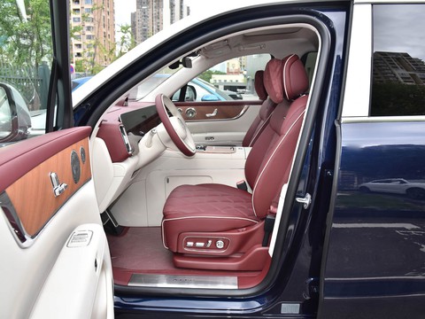 AITO M9 — China range-extender EV for export — photo 9