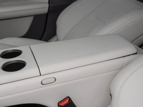 Avatr 06 — China electric EV for export — photo 16