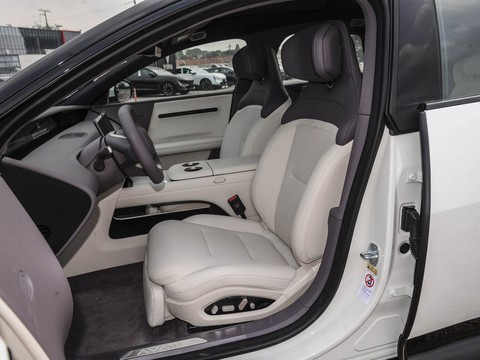 Avatr 06 — China electric EV for export — photo 9