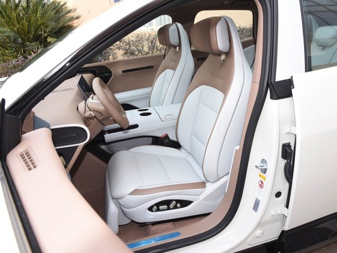 Avatr 07 — China electric EV for export — photo 10