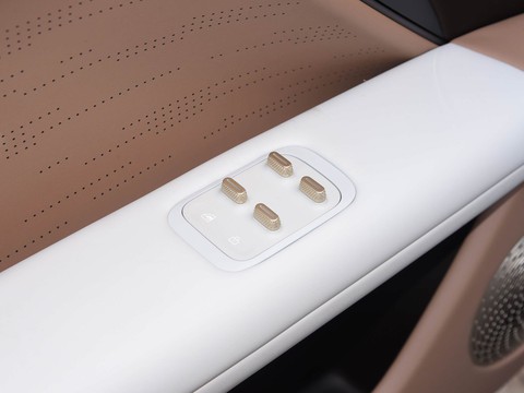 Avatr 07 — China electric EV for export — photo 14