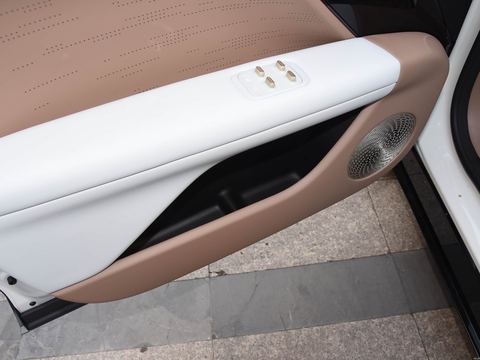 Avatr A Wei Ta07 — China electric EV for export — photo 15