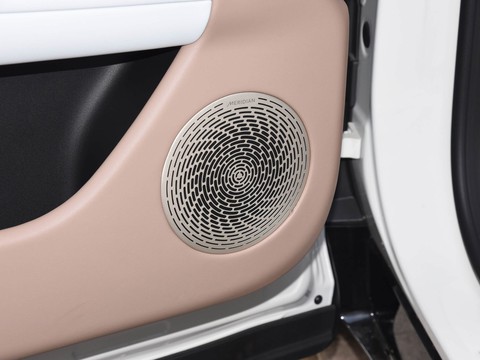 Avatr 07 — China electric EV for export — photo 16