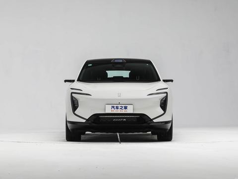 Avatr A Wei Ta07 — China electric EV for export — photo 2