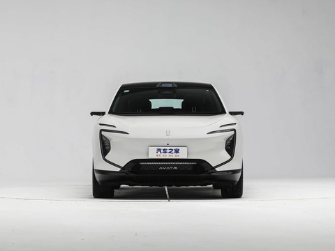 Avatr 07 — China electric EV for export — photo 2