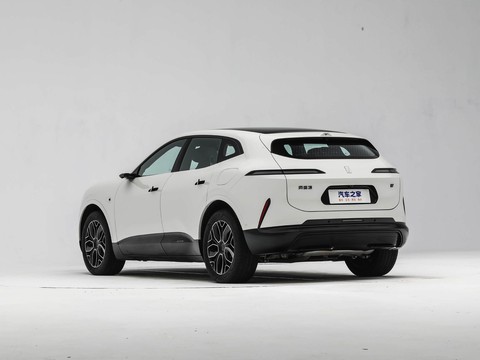 Avatr 07 — China electric EV for export — photo 5