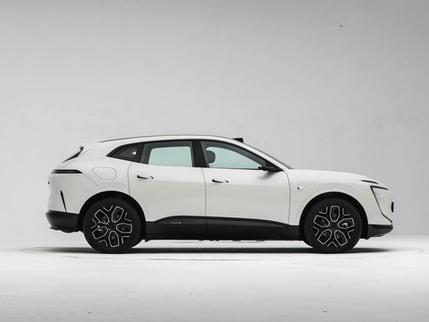 Avatr 07 — China electric EV for export — photo 8