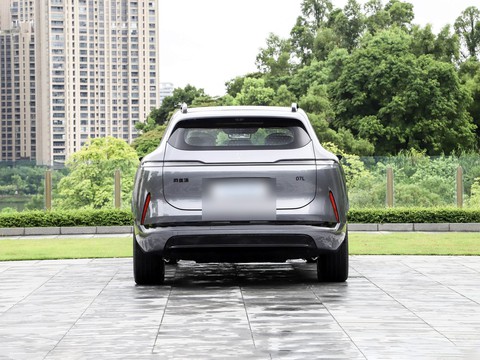 Avatr 07 L — China electric EV for export — photo 6