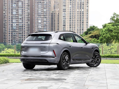 Avatr 07 L — China electric EV for export — photo 7
