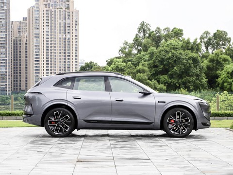 Avatr 07 L — China electric EV for export — photo 8