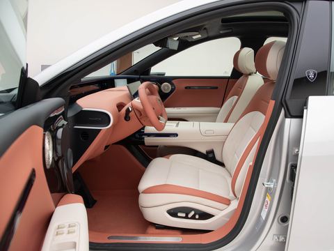 Avatr A Wei Ta07 L — China electric EV for export — photo 9