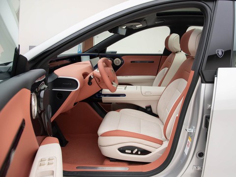 Avatr 07 L — China electric EV for export — photo 9