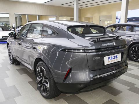 Avatr A Wei Ta11 — China electric EV for export — photo 3