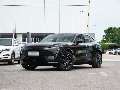 Avatr 11 — China electric EV for export — photo 6