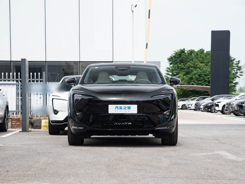 Avatr 11 — China electric EV for export — photo 7