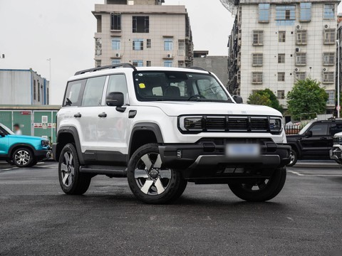 BAIC BJ40 EREV — China range-extender EV for export — photo 3