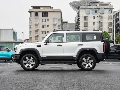 BAIC BJ40 EREV — China range-extender EV for export — photo 4