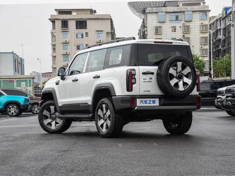 BAIC BJ Yue YeBJ40Zeng Cheng — China range-extender EV for export — photo 5