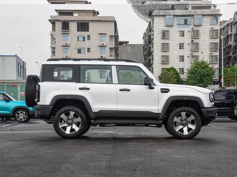 BAIC BJ Yue YeBJ40Zeng Cheng — China range-extender EV for export — photo 8