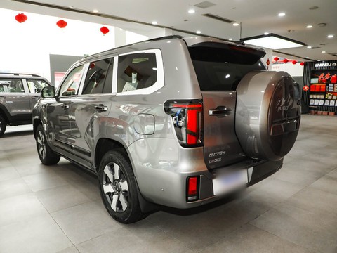 BAIC BJ60 EREV — China range-extender EV for export — photo 5