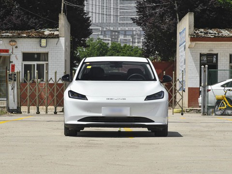 BAIC EU8 — China electric EV for export — photo 2