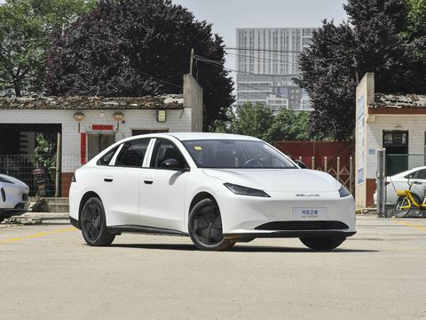 BAIC EU8 — China electric EV for export — photo 3