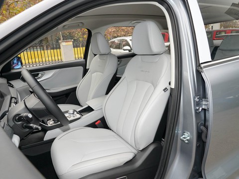BAIC X7 PHEV — China electric EV for export — photo 10