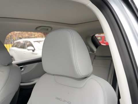 BAIC X7 PHEV — China electric EV for export — photo 11