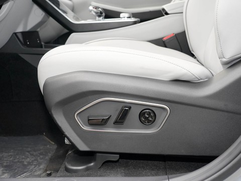BAIC X7 PHEV — China electric EV for export — photo 13
