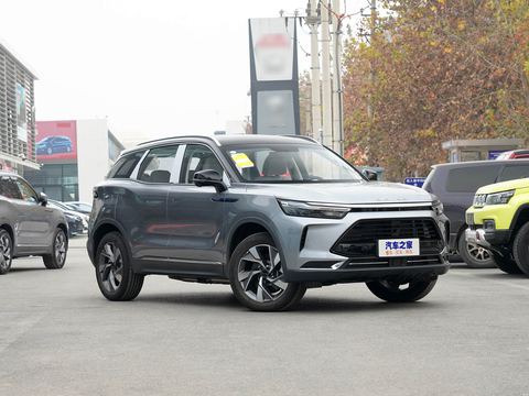 BAIC X7 PHEV — China electric EV for export — photo 3