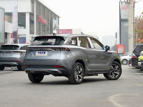 BAIC X7 PHEV — China electric EV for export — photo 7