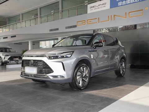 BAIC X7 PHEV — China electric EV for export — photo 8