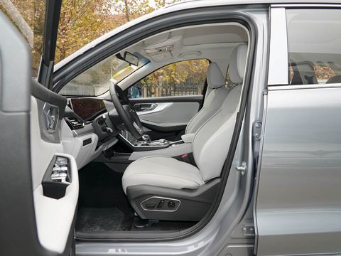 BAIC X7 PHEV — China electric EV for export — photo 9