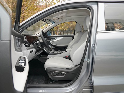BAIC X7 PHEV — China electric EV for export — photo 9
